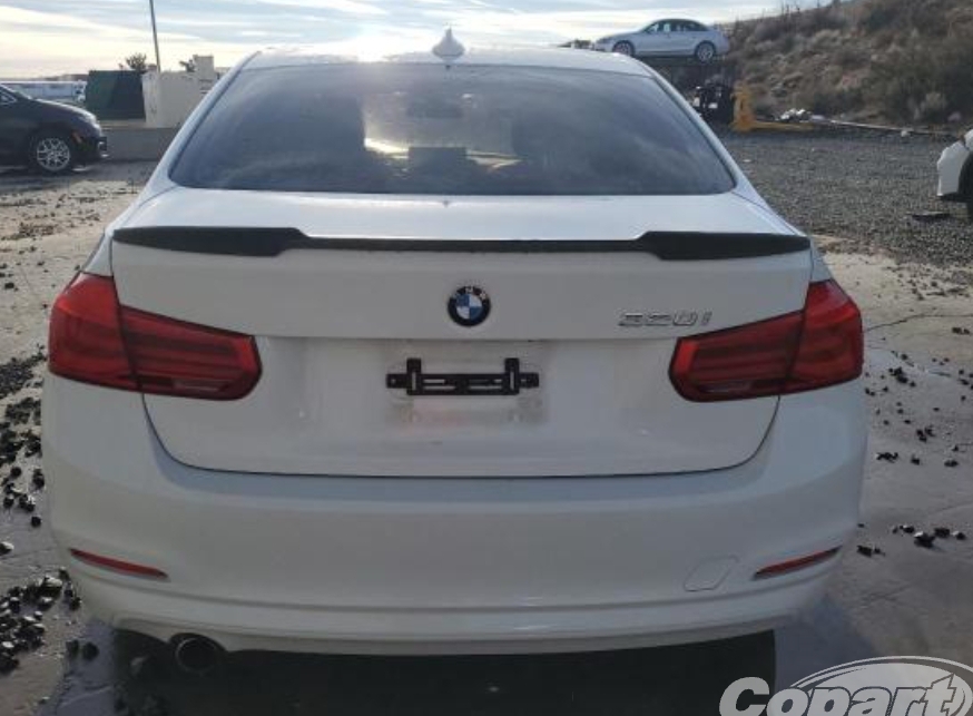 Bmw F30  320 ano 2015