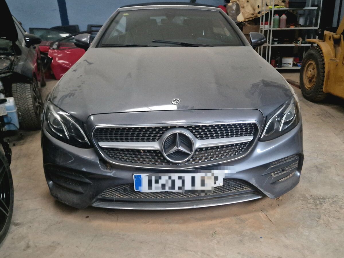 Mercedes e220d cabrio 2019 ( inundado para reparar)