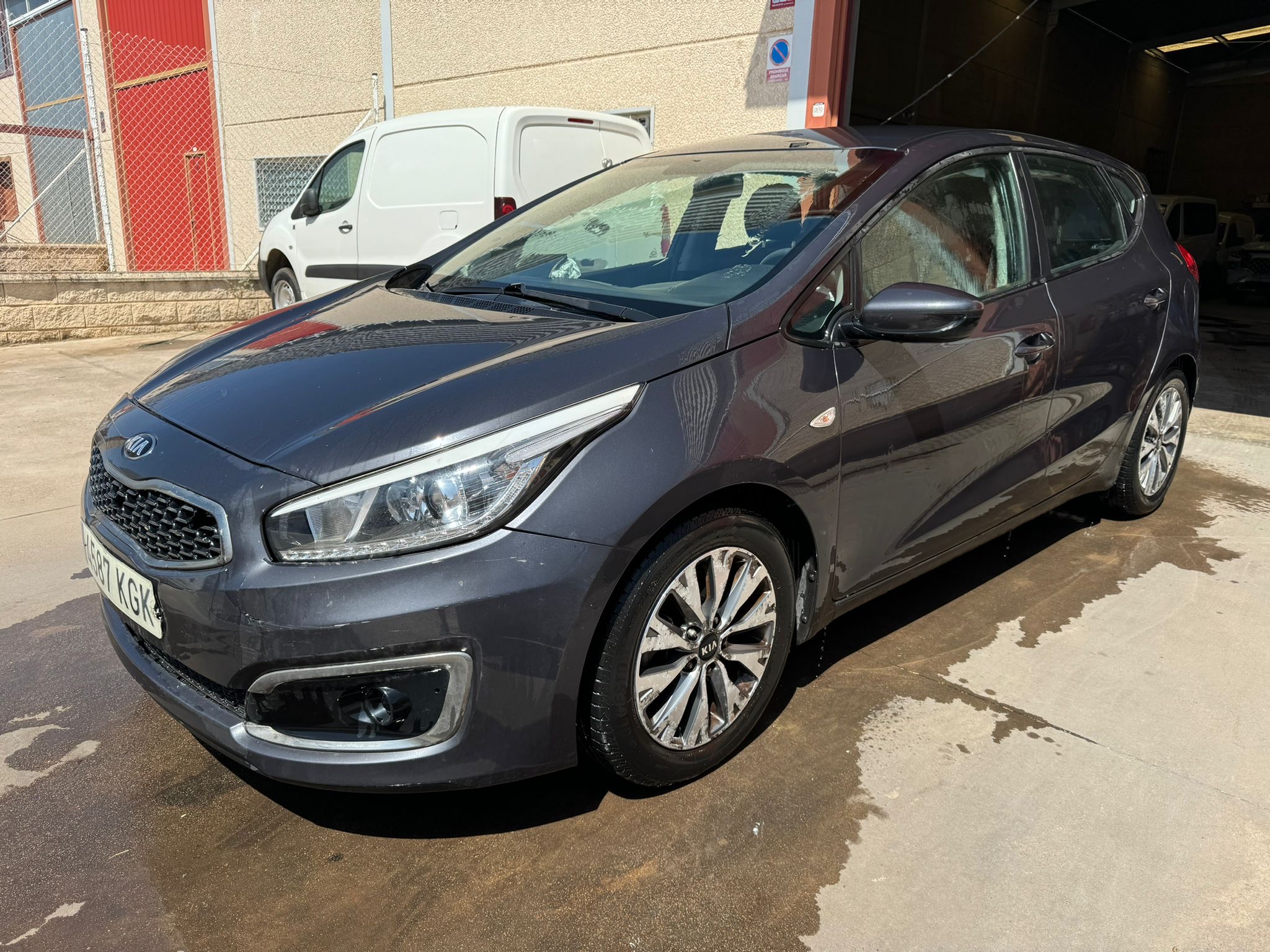 1.4 CVVT Año 12/2017 solo 65.000 Km *** 5.490 € ***