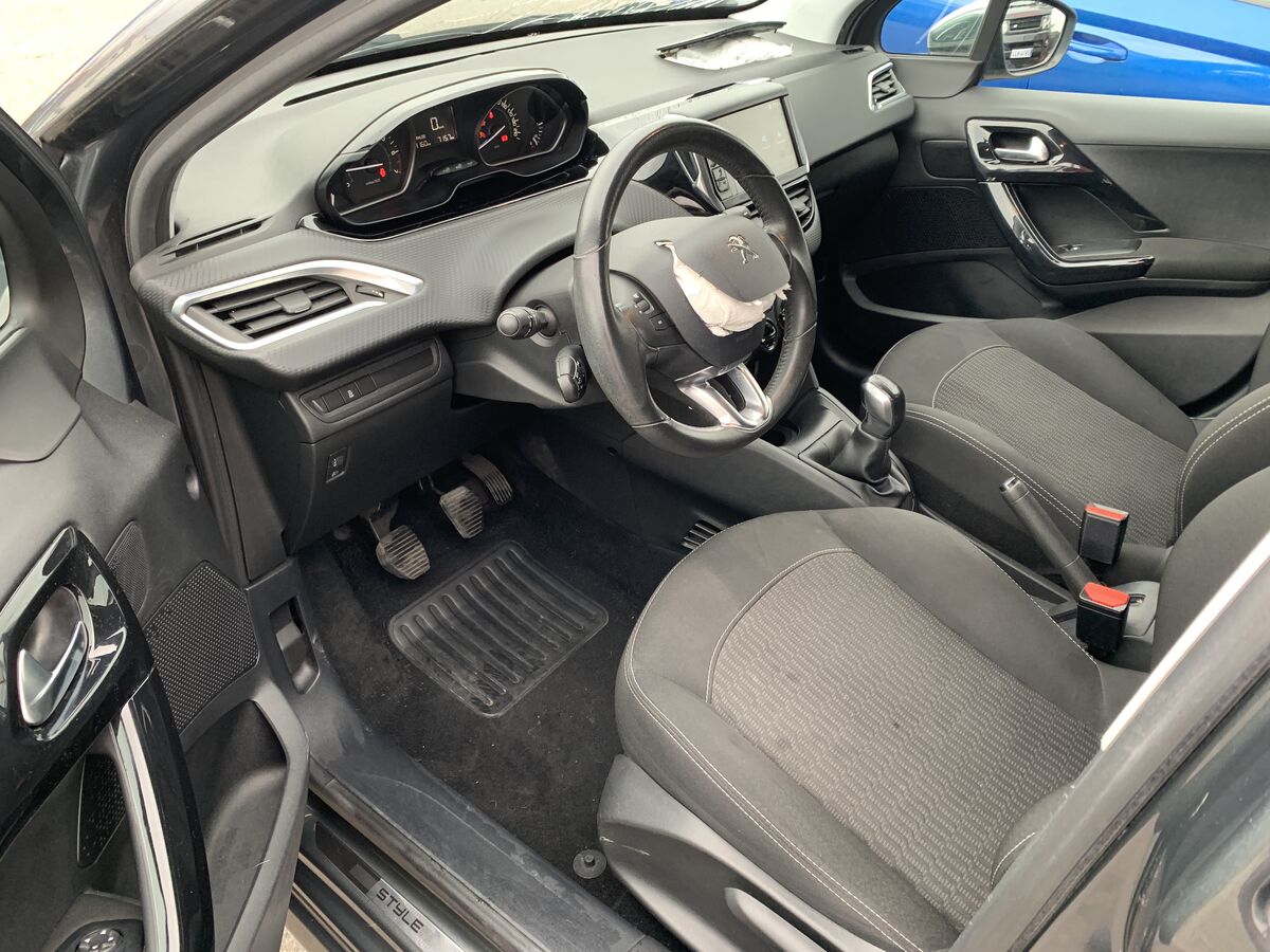 Miniatura Peugeot 208 2017 PEUGEOT 208 1.2 INY 82CV 12