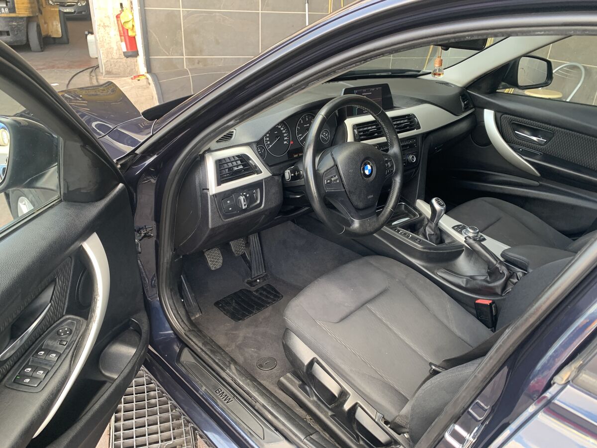 Miniatura BMW 3 Series 2013 BMW 320 2.0 D 184CV 10