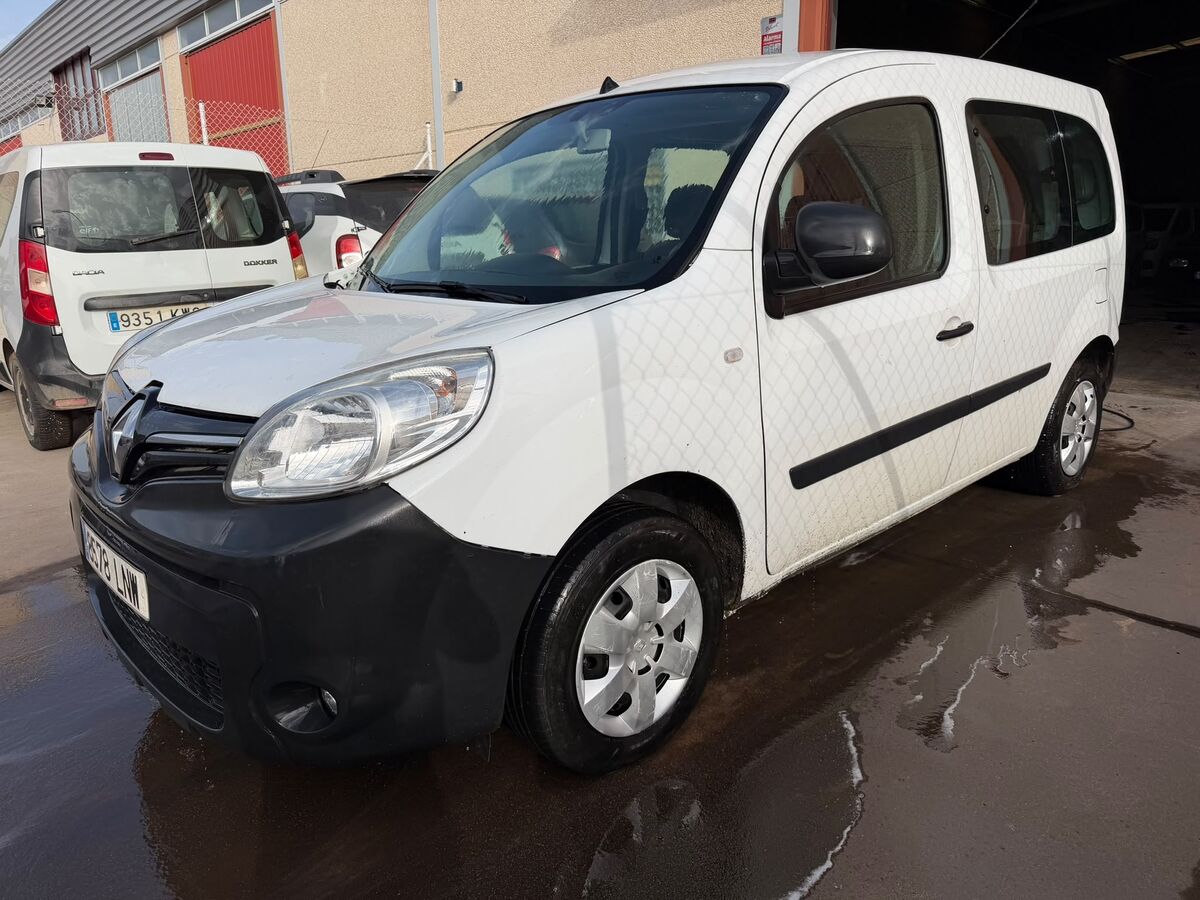 1.5 Dci Año 6/2021 *** 3.890 € ***
