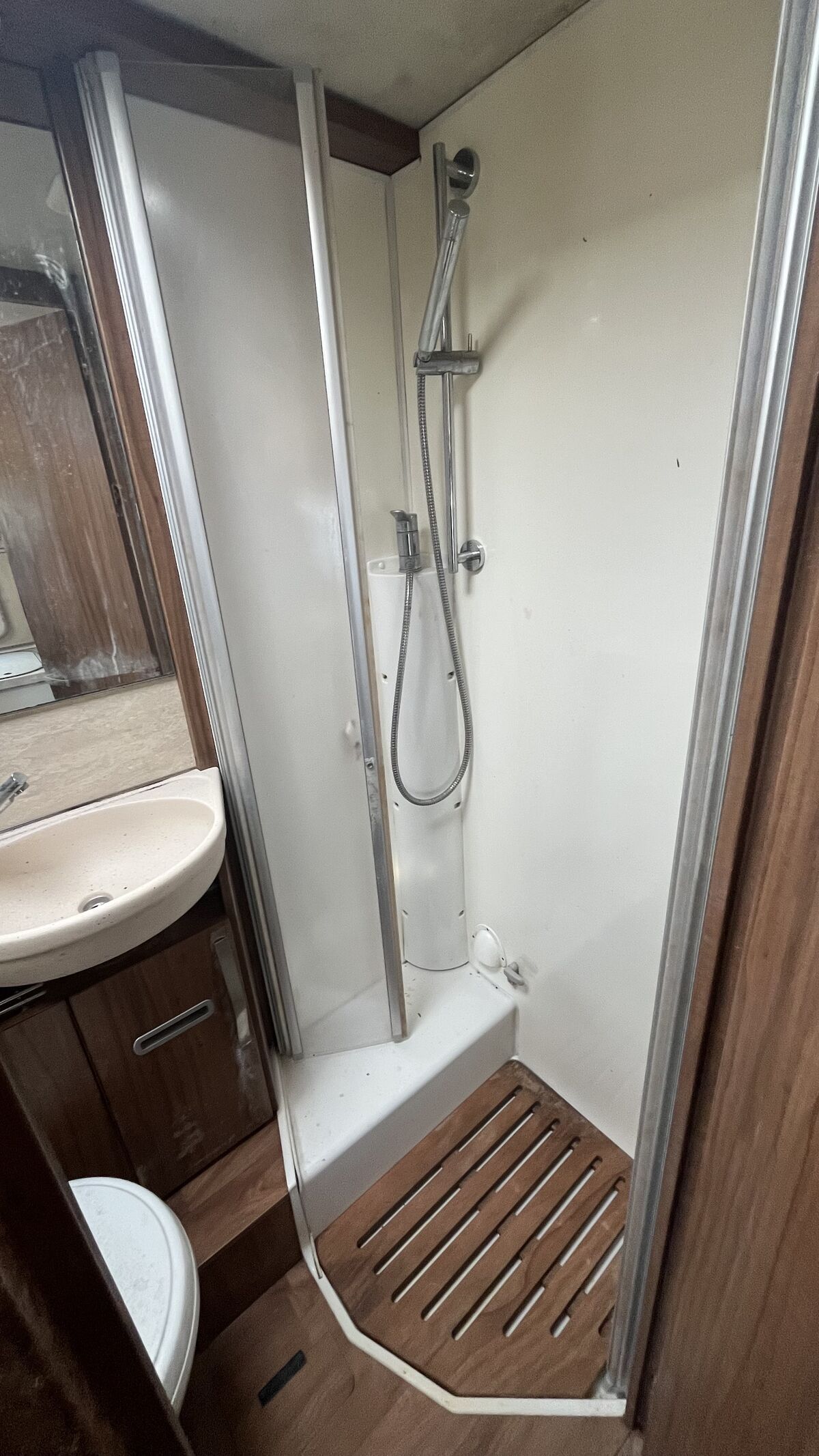 Miniatura Fiat 1100 2017 Autocaravana integral Fiat HYMER EX 564 EXSIS-I 12