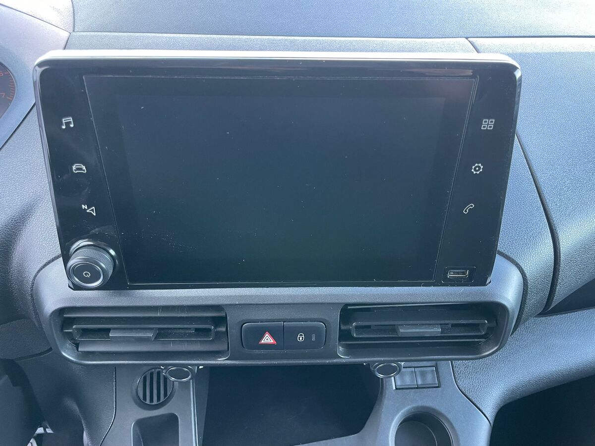 Miniatura Peugeot Partner 2021 BlueHDi 100 cv. -Motor averiado- 7.500€ 13