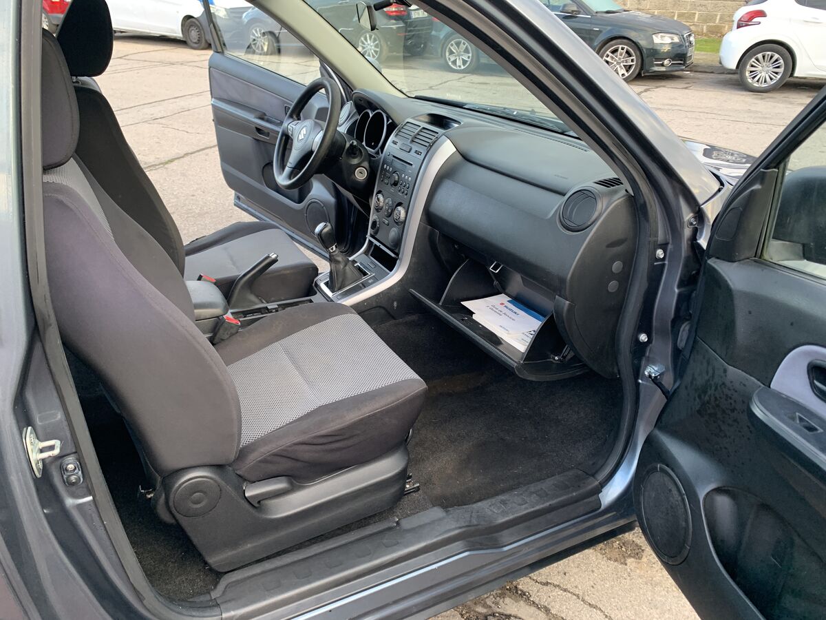 Miniatura Suzuki Grand Vitara 2007 SUZUKI GRAND VITARA 1.9 D 130CV 17