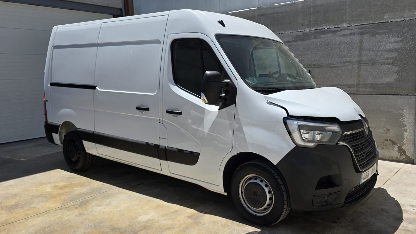 Renault Master 2.3D 136CV 6v L2H2 2024 SOLO 5900 KMS