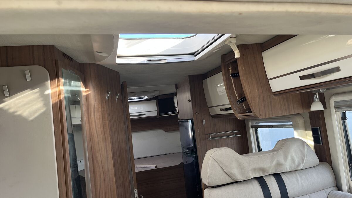 Miniatura Fiat 1100 2017 Autocaravana integral Fiat HYMER EX 564 EXSIS-I 8