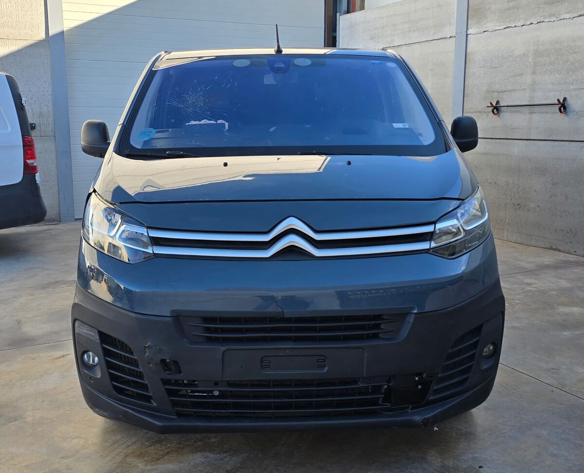 Miniatura Citroen Jumpy 2021 Citroen Jumpy Furgón Club XL 1.5 hdi 102cv 2021 1