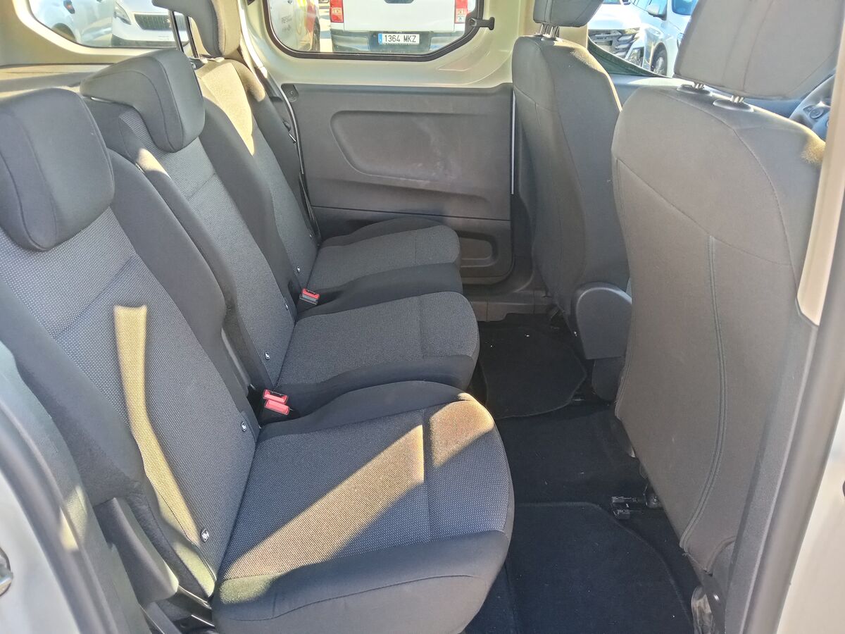 Miniatura Opel Combo 2022 1.5D 100CV 12