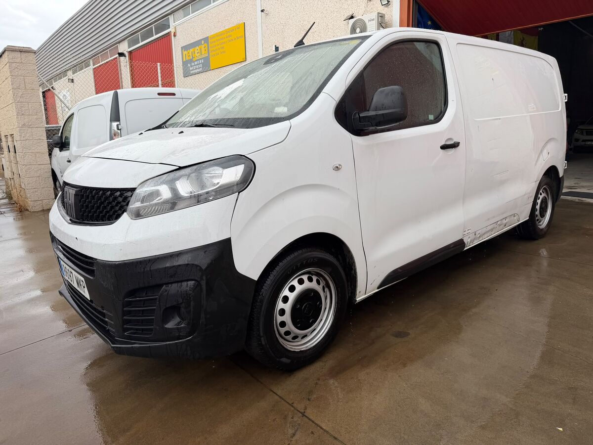 1.5 BliueHdi Año 12/2023 EMBRAGUE *** 9.990 € ***