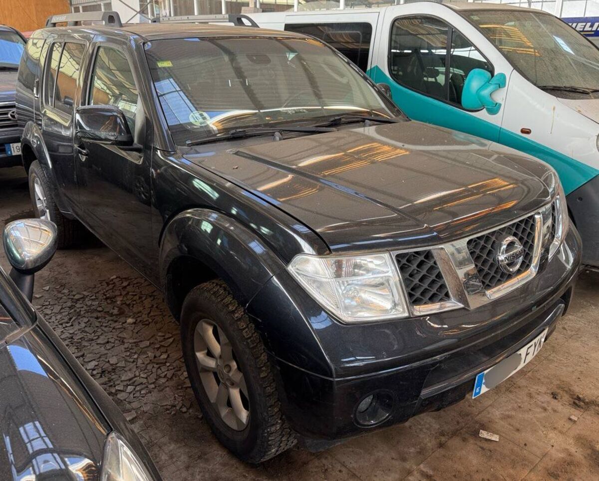 Nissan Pathfinder SE 4WD 7 plazas avería 6.500€ !!