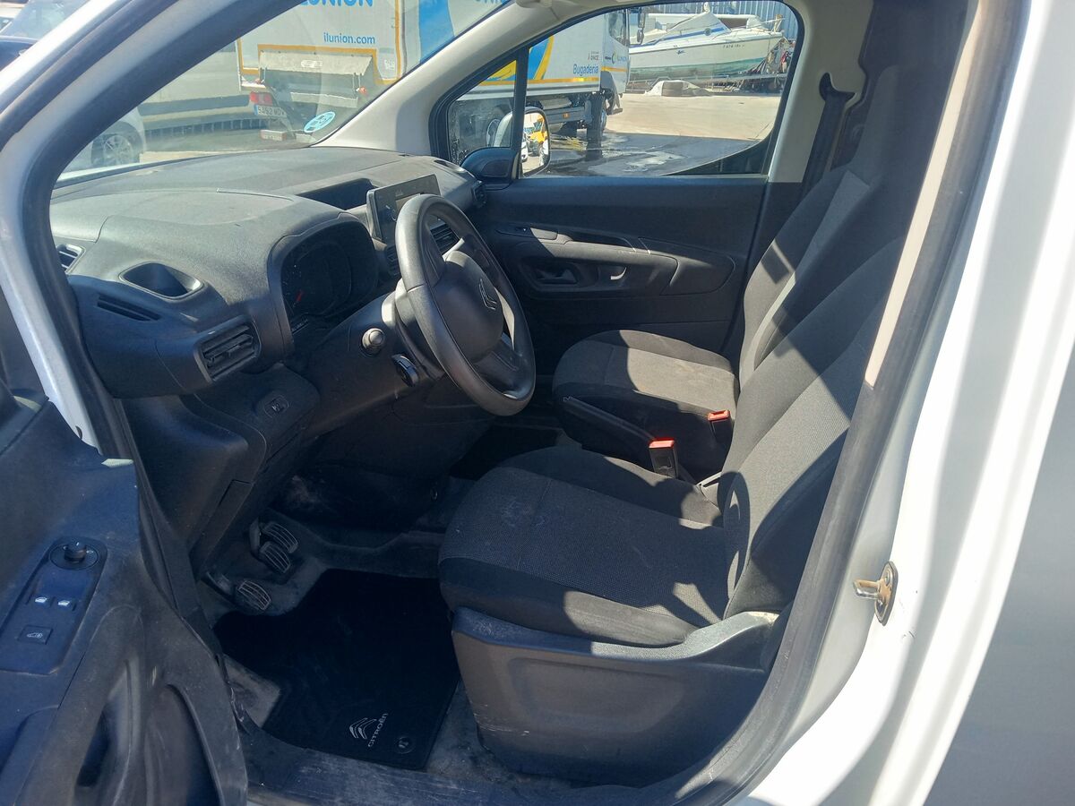 Miniatura Citroen Berlingo 2021 1.5HDI 100CV CONTROL 11