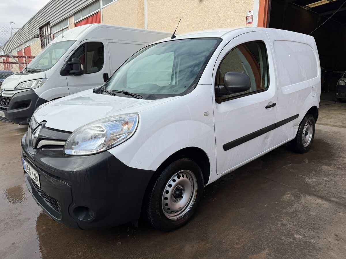 1.5 Dci año 3/2021 *** 5.990 € ***