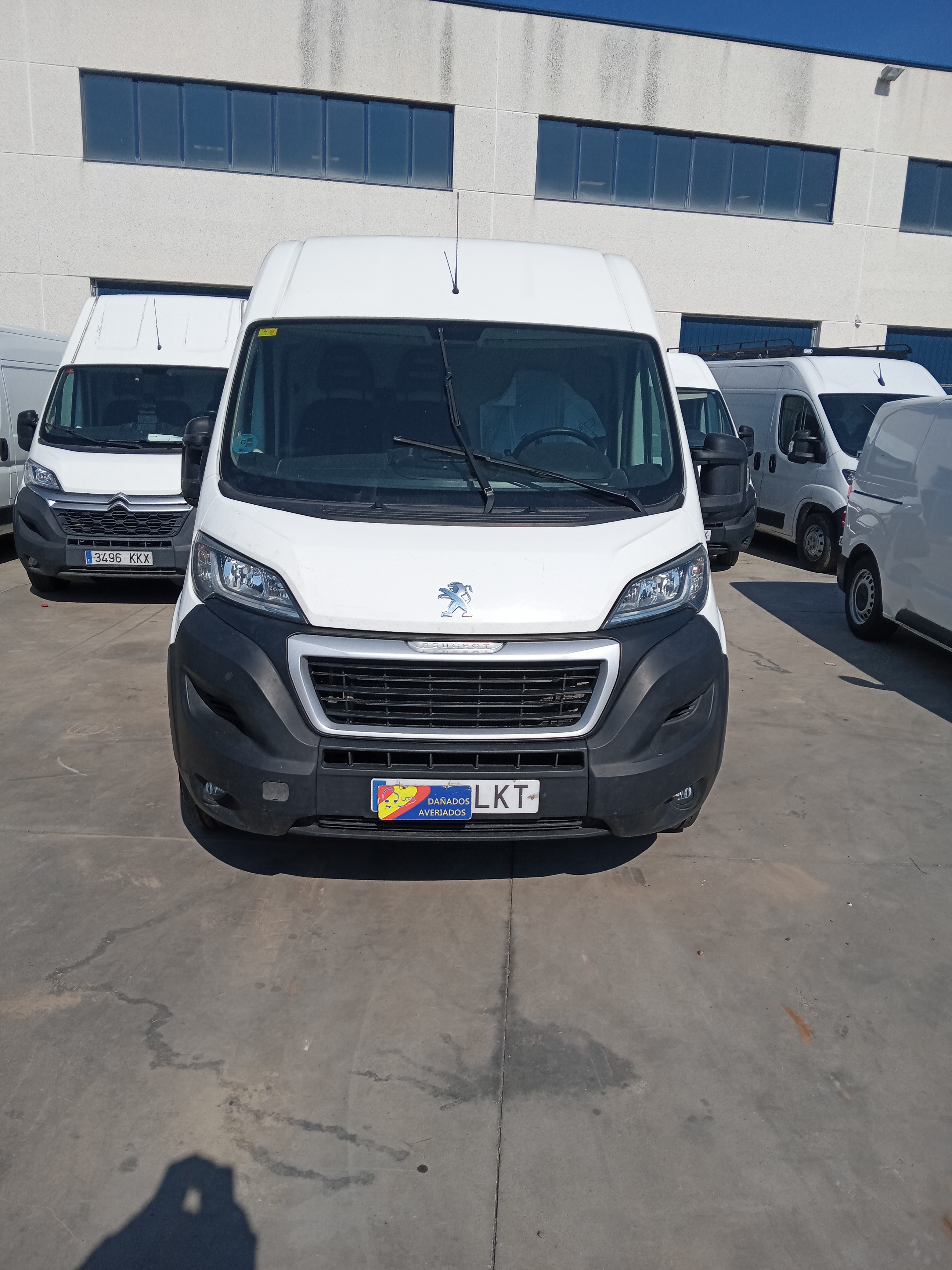 BOXER 335 L2H2 140CV