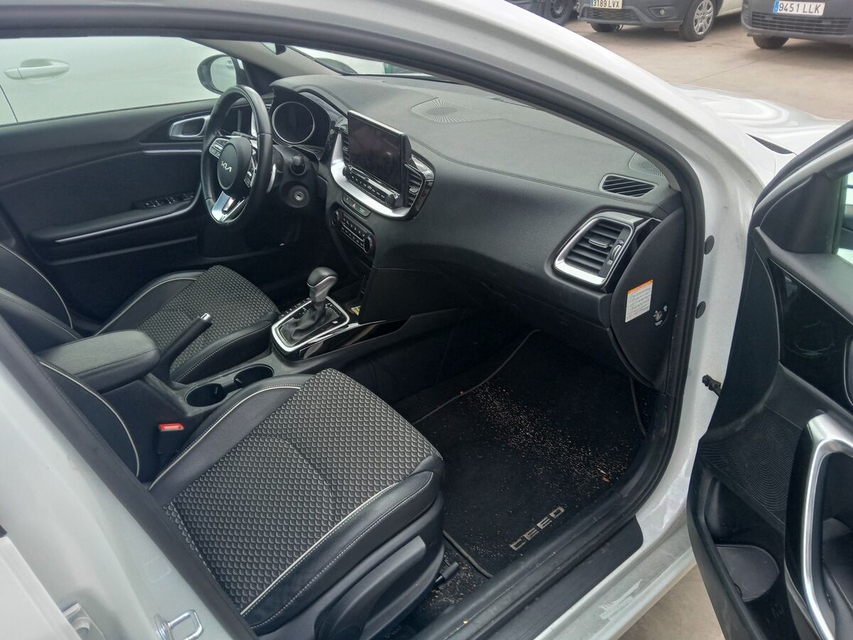 Miniatura Kia Ceed 2023 1.6 MHEV TECH 8