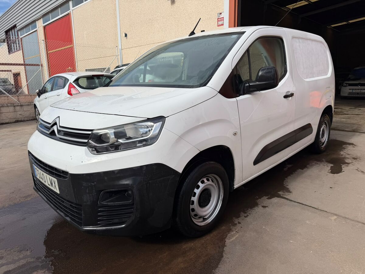 1.5 BlueHdi Año 5/2021 *** 4.690 € ***