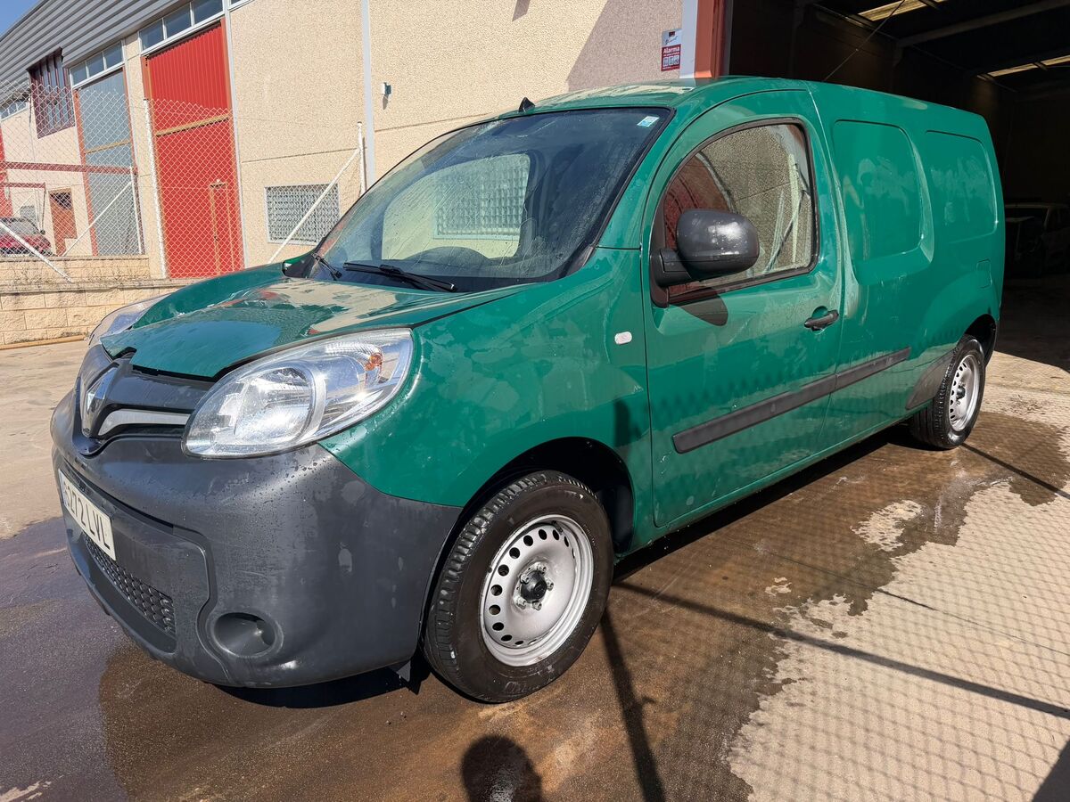 MAXI 1.5 Dci Año 2022 *** 6.890 € ***