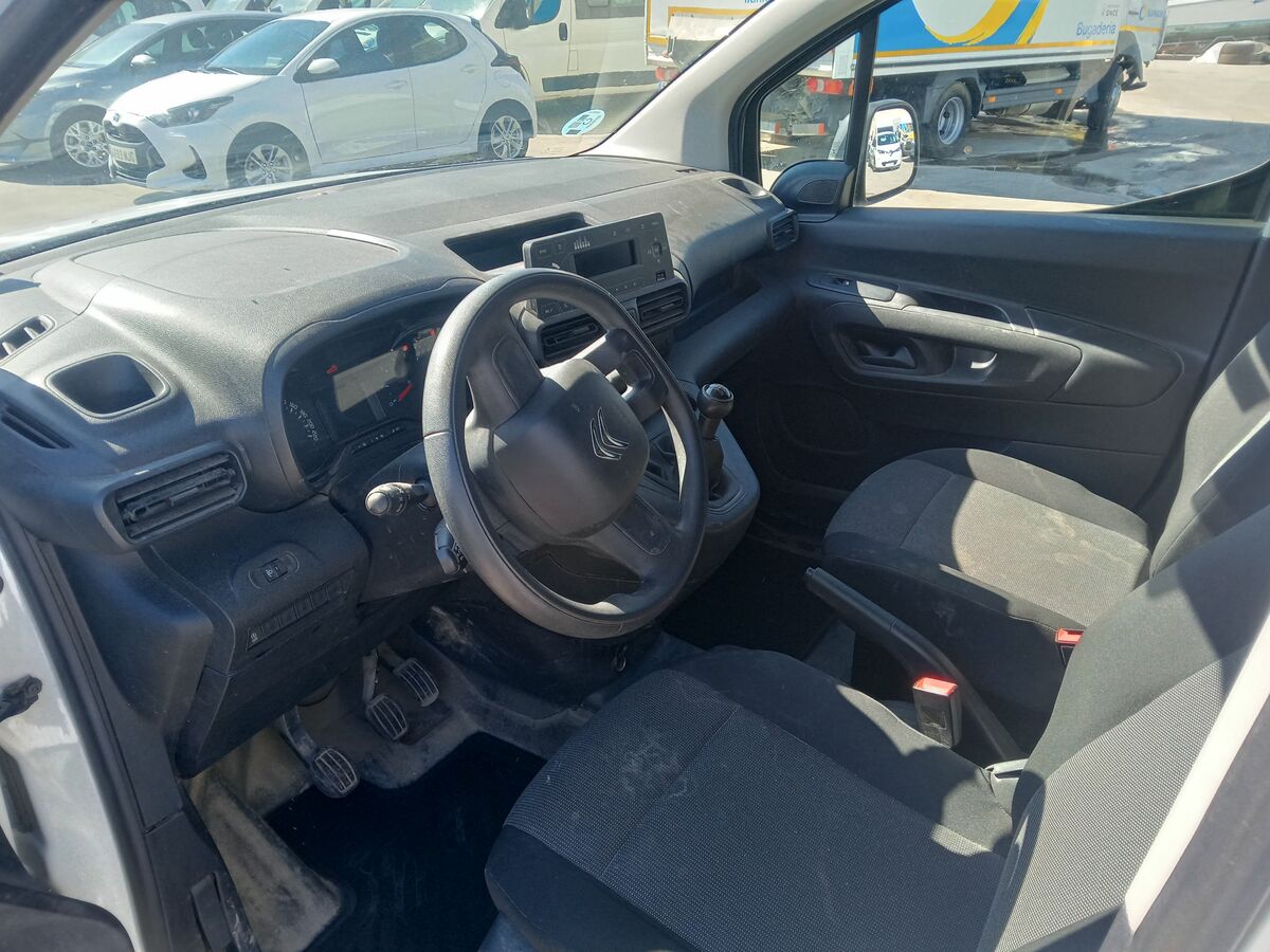 Miniatura Citroen Berlingo 2021 1.5HDI 100CV CONTROL 10