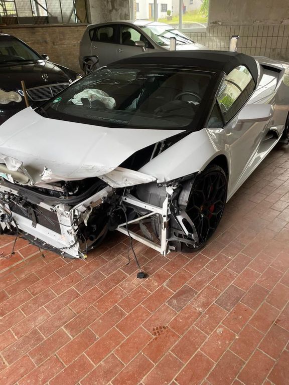 Huracan cabrio golpe delantero