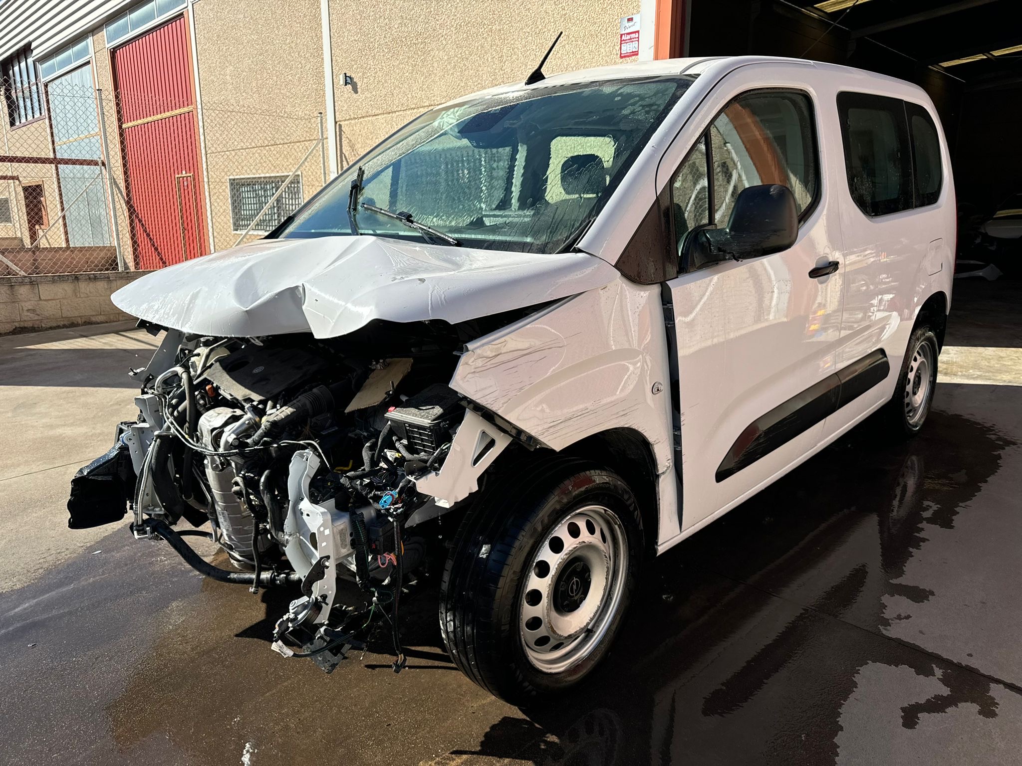 Life 1.5 BlueHdi SOLO 12.000 Km Año 12/2024 *** 6.890 € ***