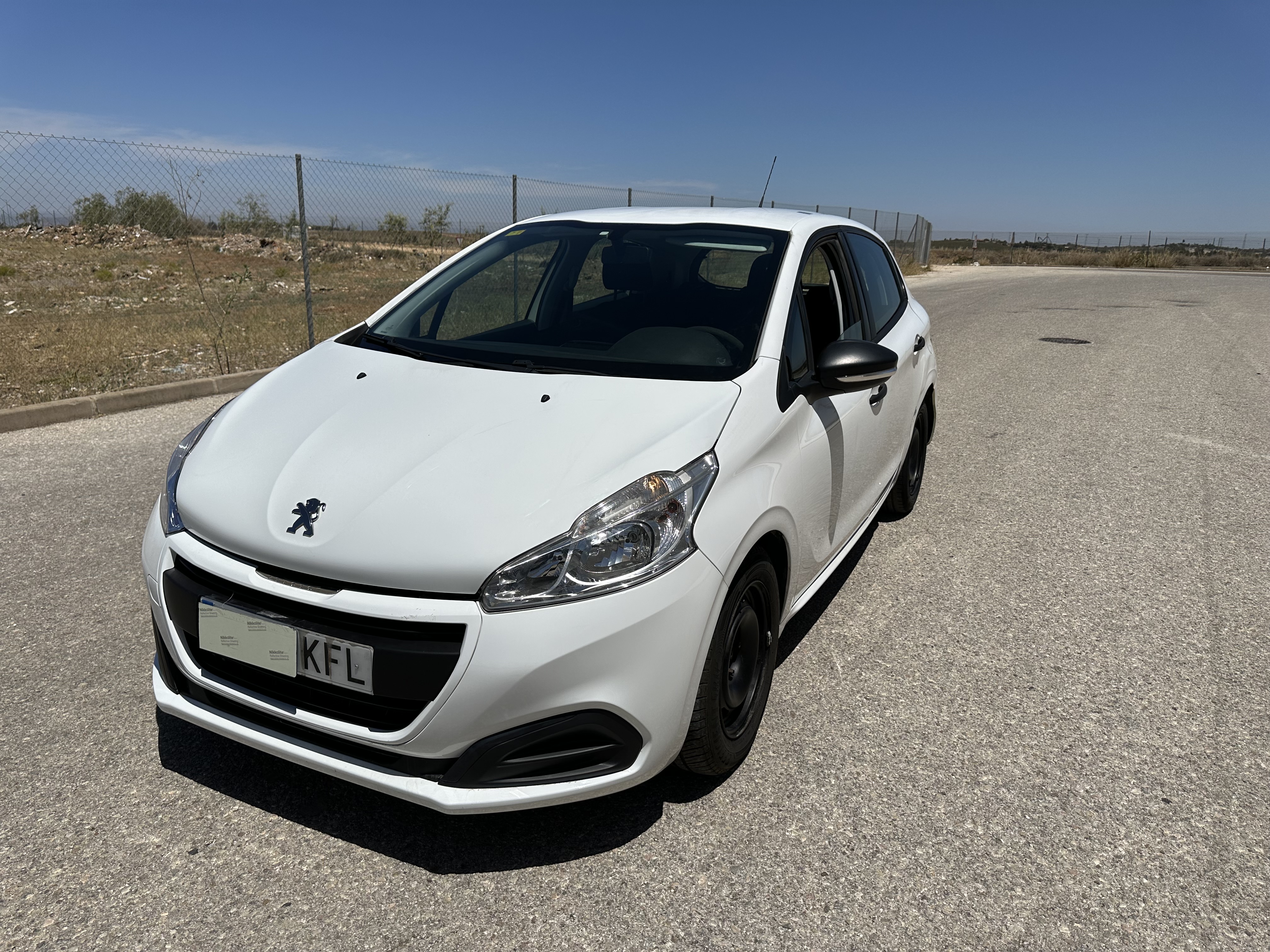 Peugeot 208  con kilómetros