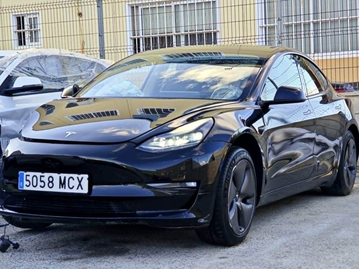 TESLA 3 DUAL MOTOR 7999e,-