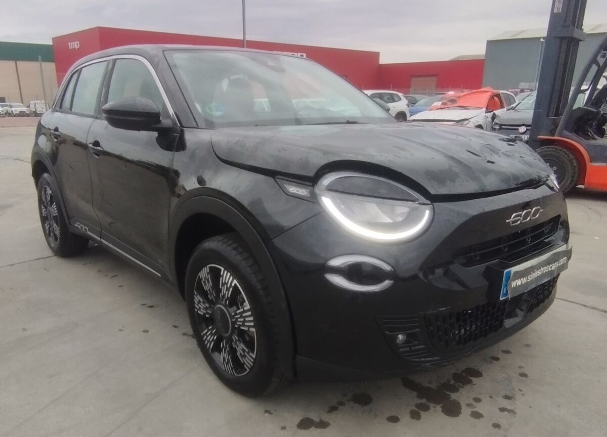 FIAT 600 1.2cc 136cv MHEV  HIBRIDO AUTOMATICO AÑO 2025