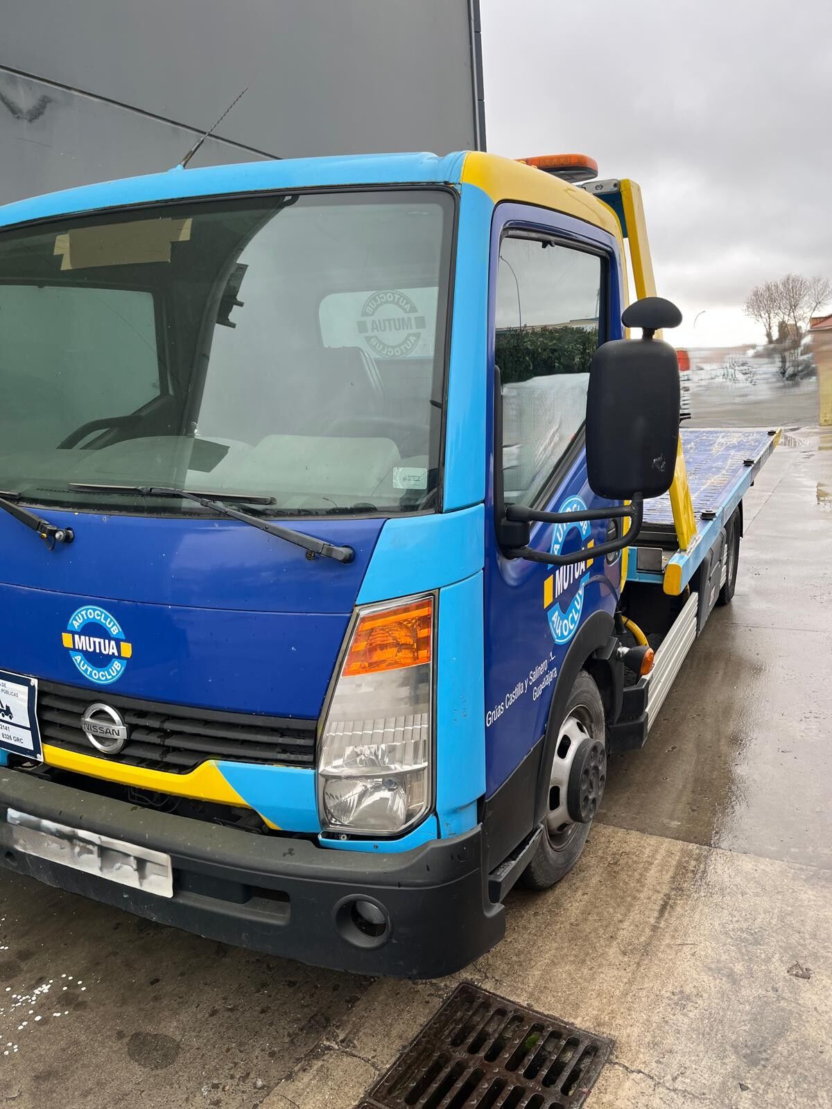 Nissan Cabstar Grúa - 2009