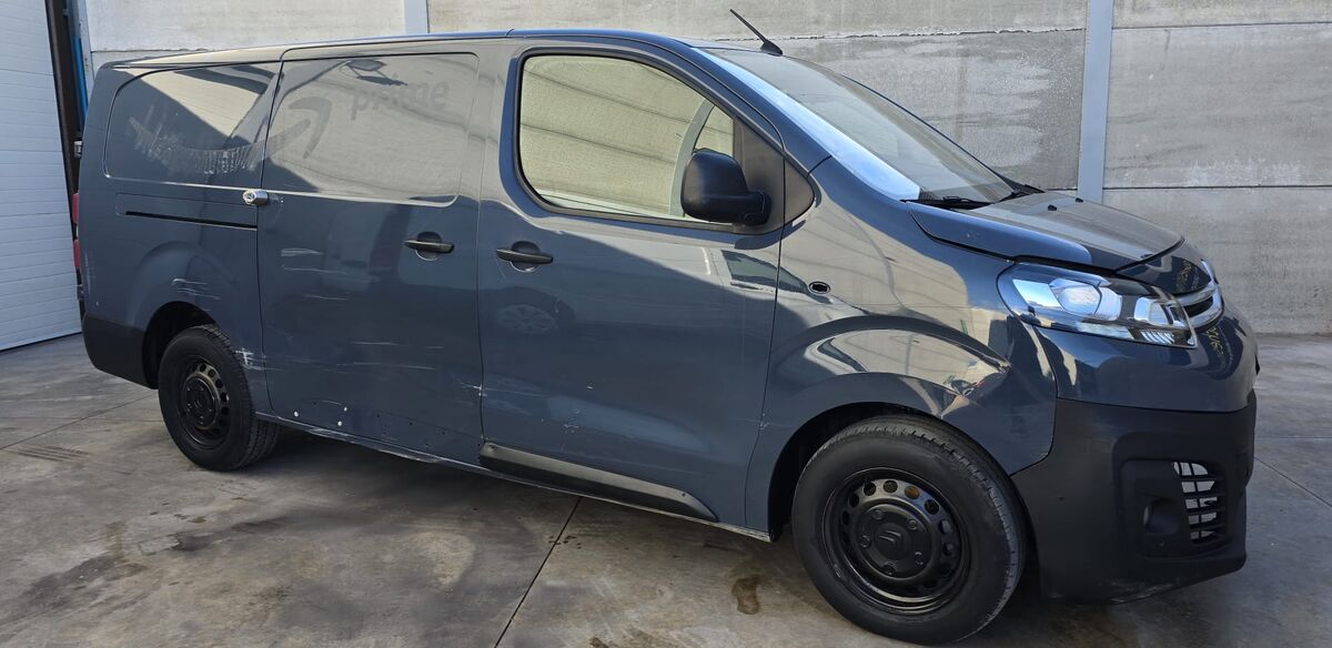 Miniatura Citroen Jumpy 2021 Citroen Jumpy Furgón Club XL 1.5 hdi 102cv 2021 2