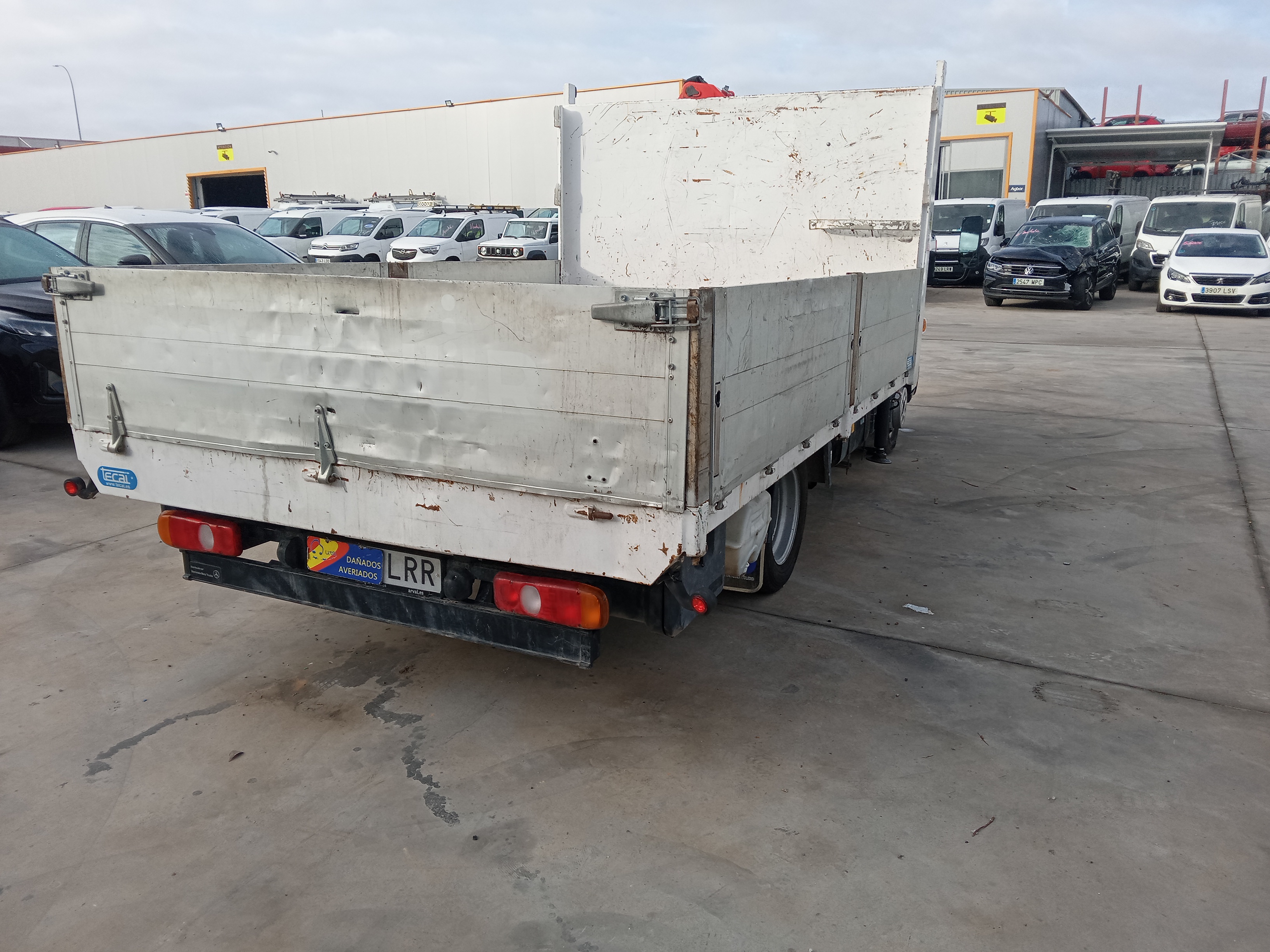 FUSO CON PLUMA 130CV