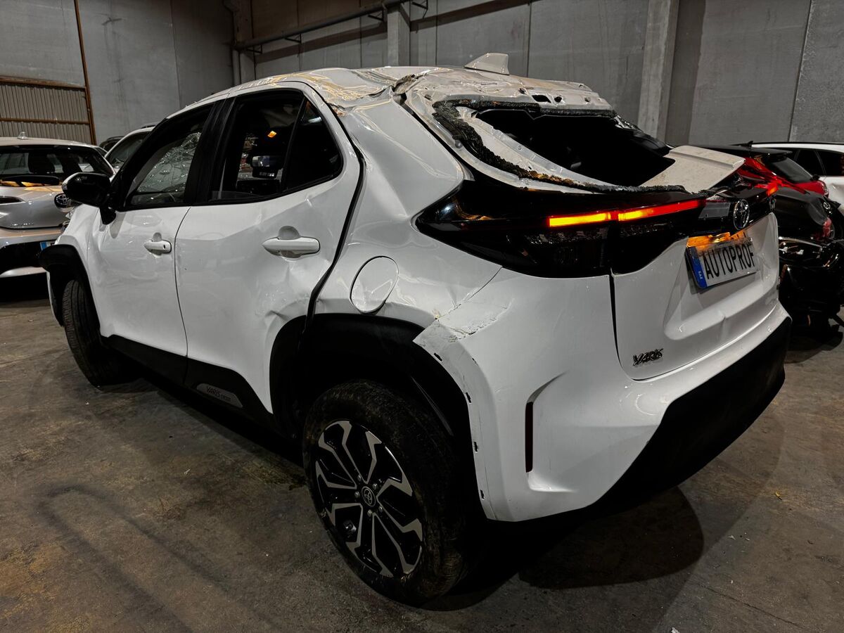 vehiculo Toyota Yaris Cross TOYOTA YARIS CROSS 120H /2023