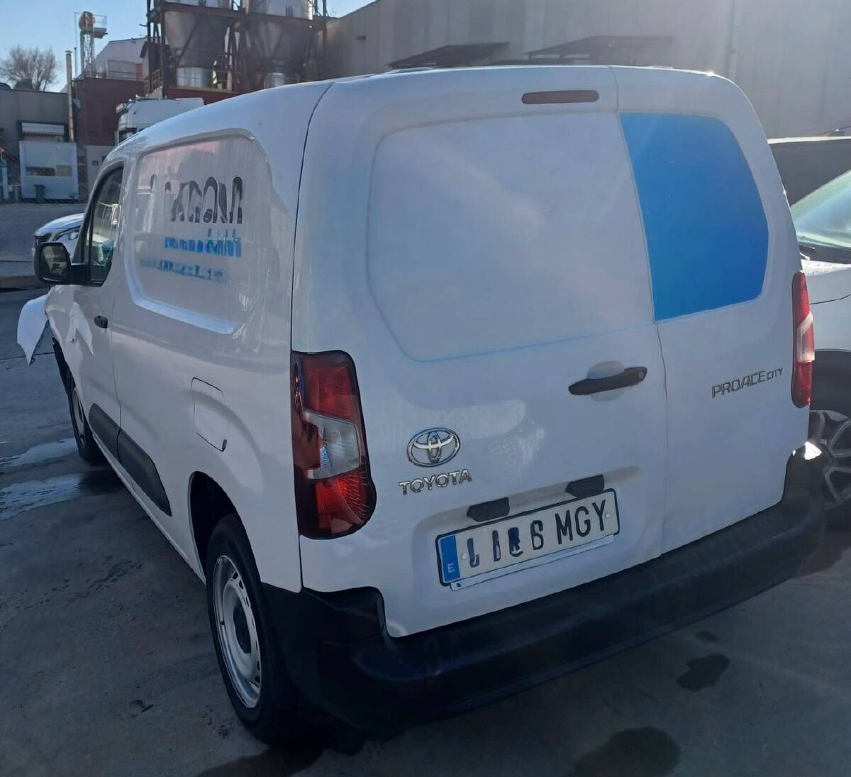 Miniatura Toyota ProAce City 2023 TOYOTA PROACE CITY AÑO 2023 CON GOLPE 5