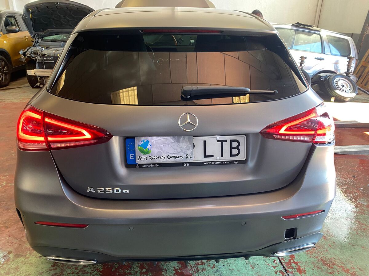 vehiculo Mercedes-Benz A-Clase A 250 e 218 5p 8G-DCT