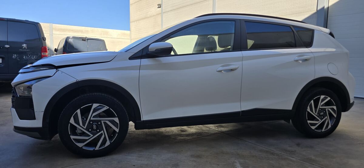 Miniatura Hyundai Bayon 2025 Hyundai Bayon Mild-Hybrid 100cv 6v ECO 2025 13