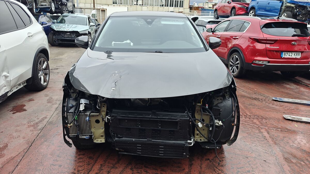 vehiculo Peugeot 3008 1.6 HYBRIDO 225CV