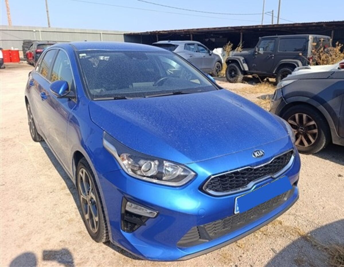 GT Line 1.0 T-GDi 120cv  2019   ** golpe trasero **