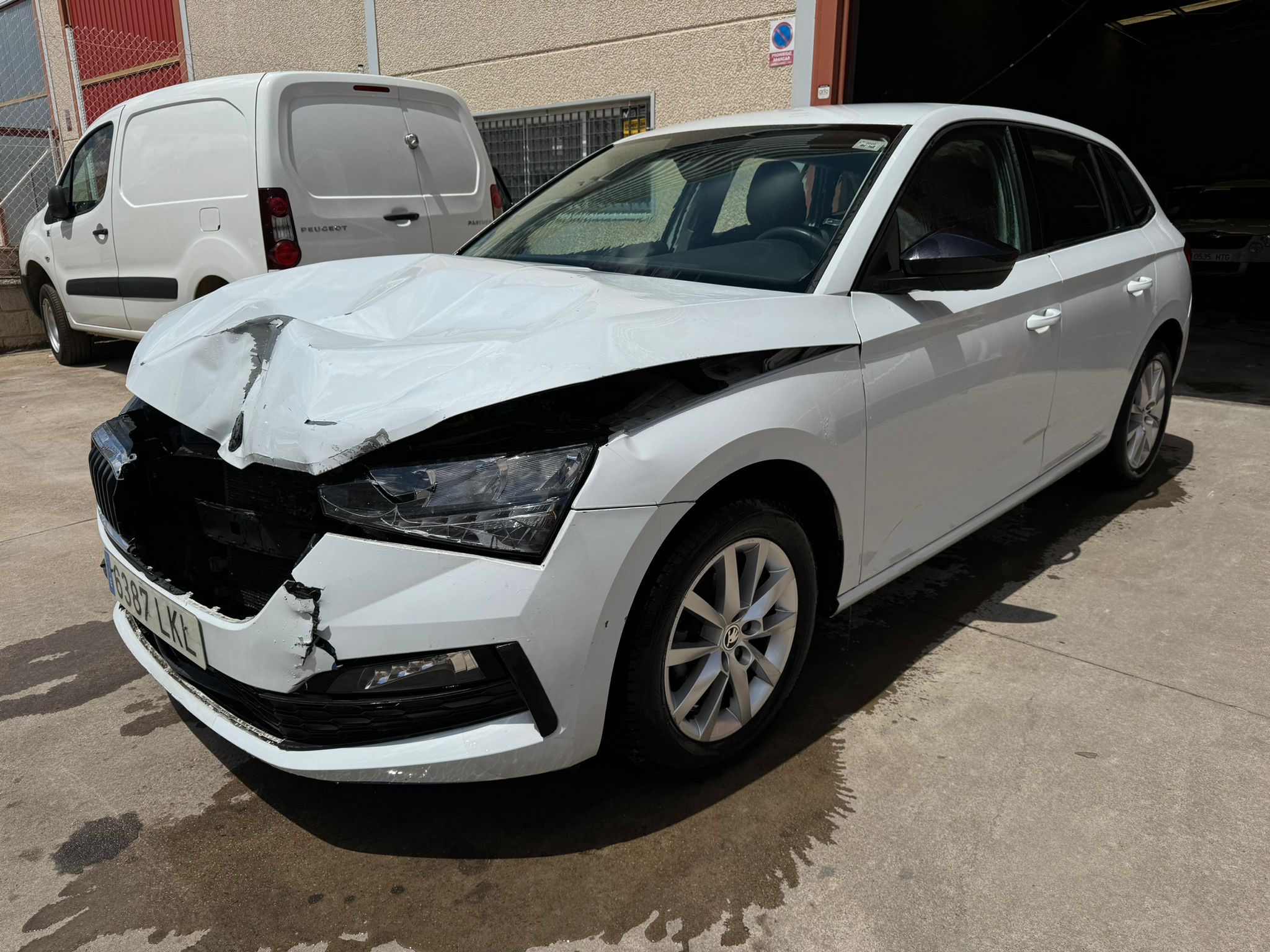 1.0 i Gasolina + GLP Año 12/2020 *** 5.490 € ***