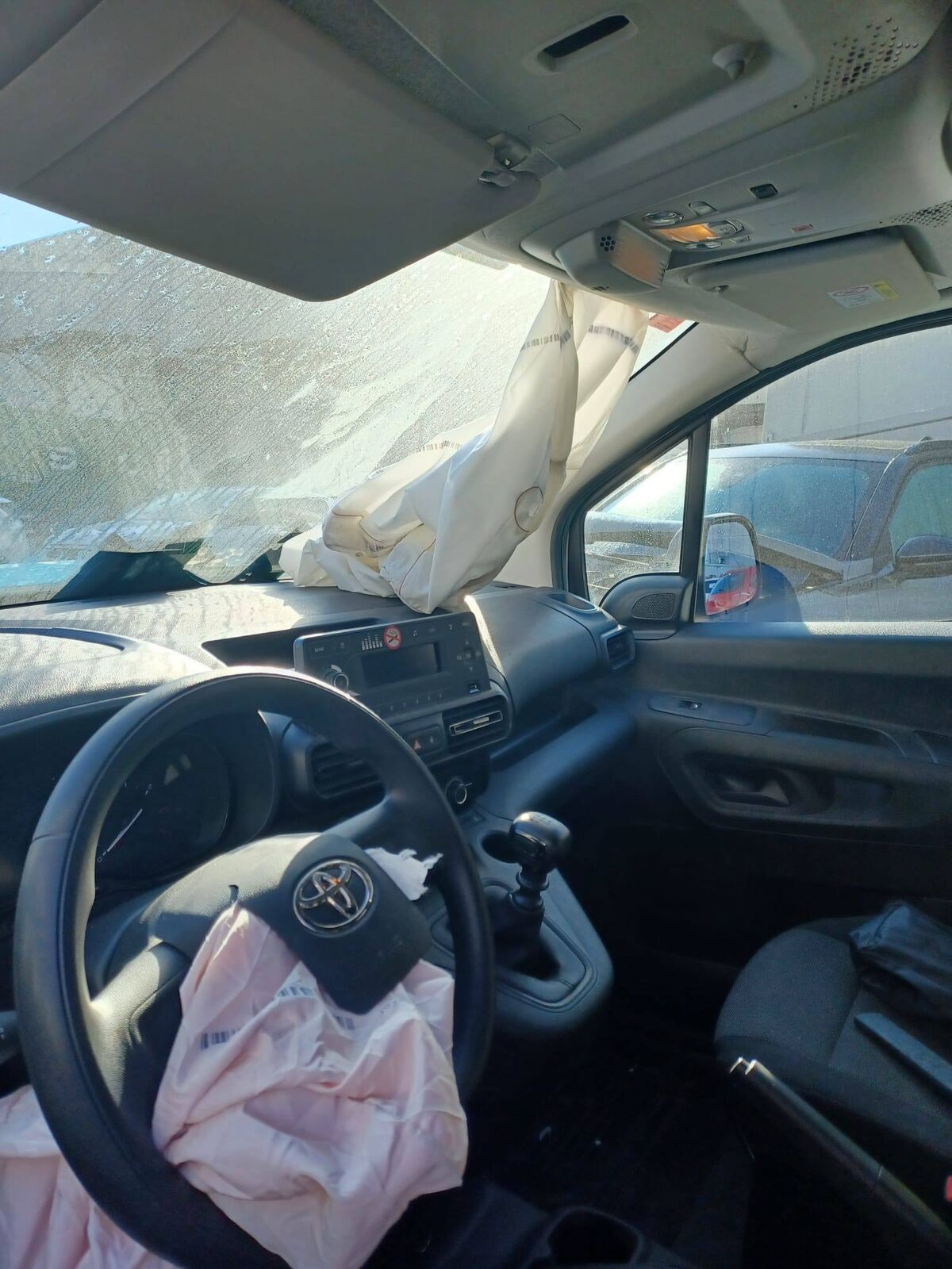 Miniatura Toyota ProAce City 2023 TOYOTA PROACE CITY AÑO 2023 CON GOLPE 8