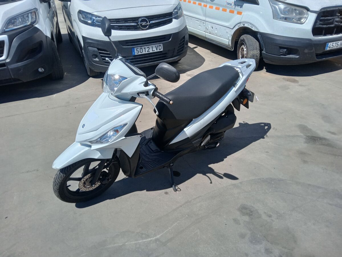 Miniatura Suzuki APV 2020 ADRESS 110 4