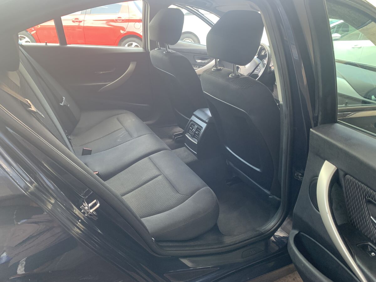 Miniatura BMW 3 Series 2013 BMW 320 2.0 D 184CV 12