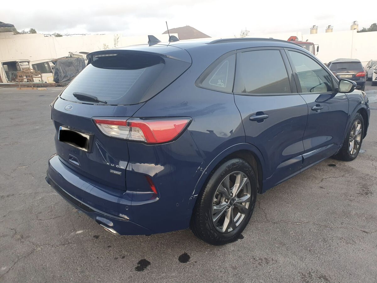 vehiculo Ford Kuga ST line