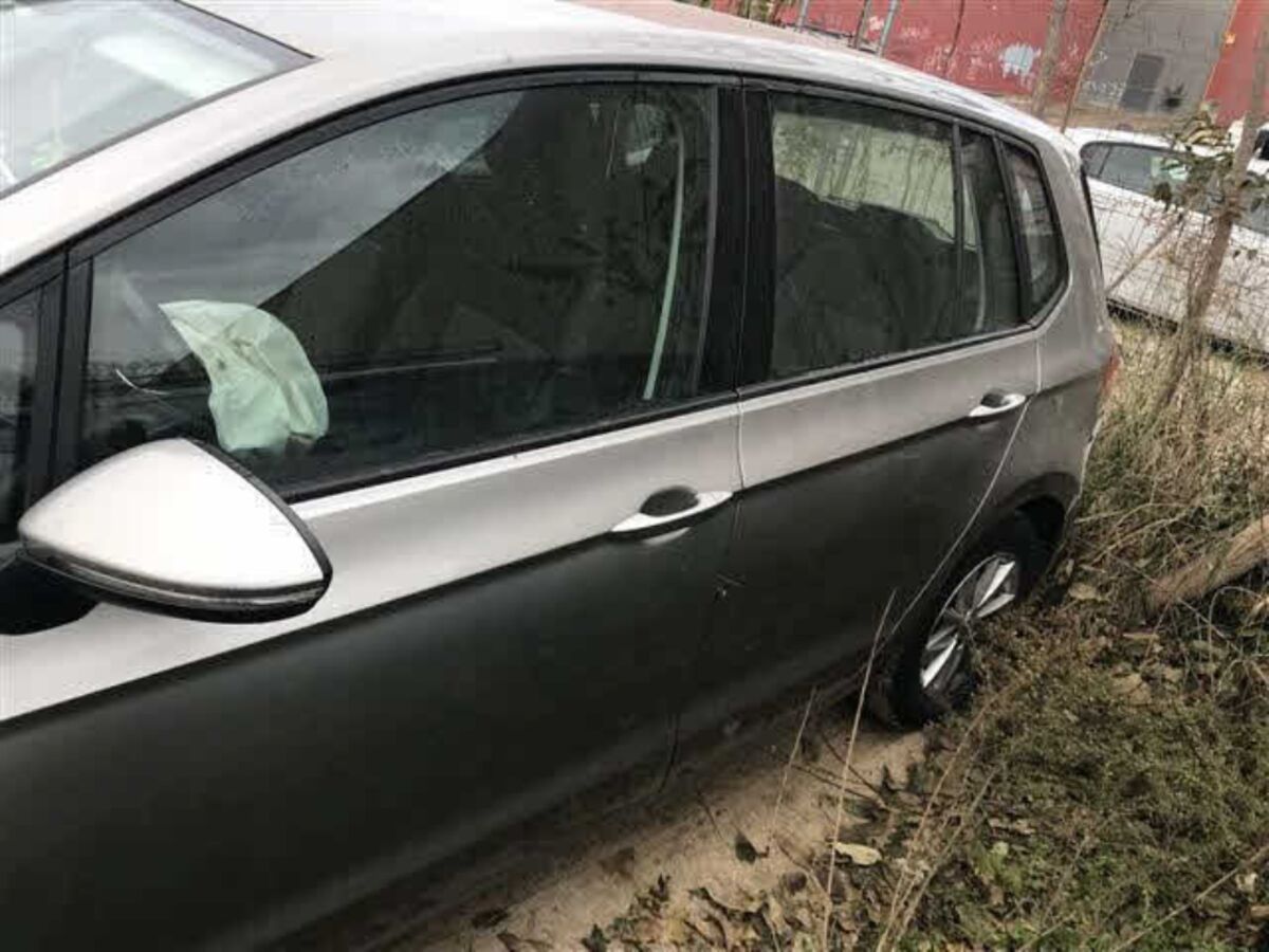 Miniatura Volkswagen Golf Sportsvan 2021 1.2 TSi año 2015 9