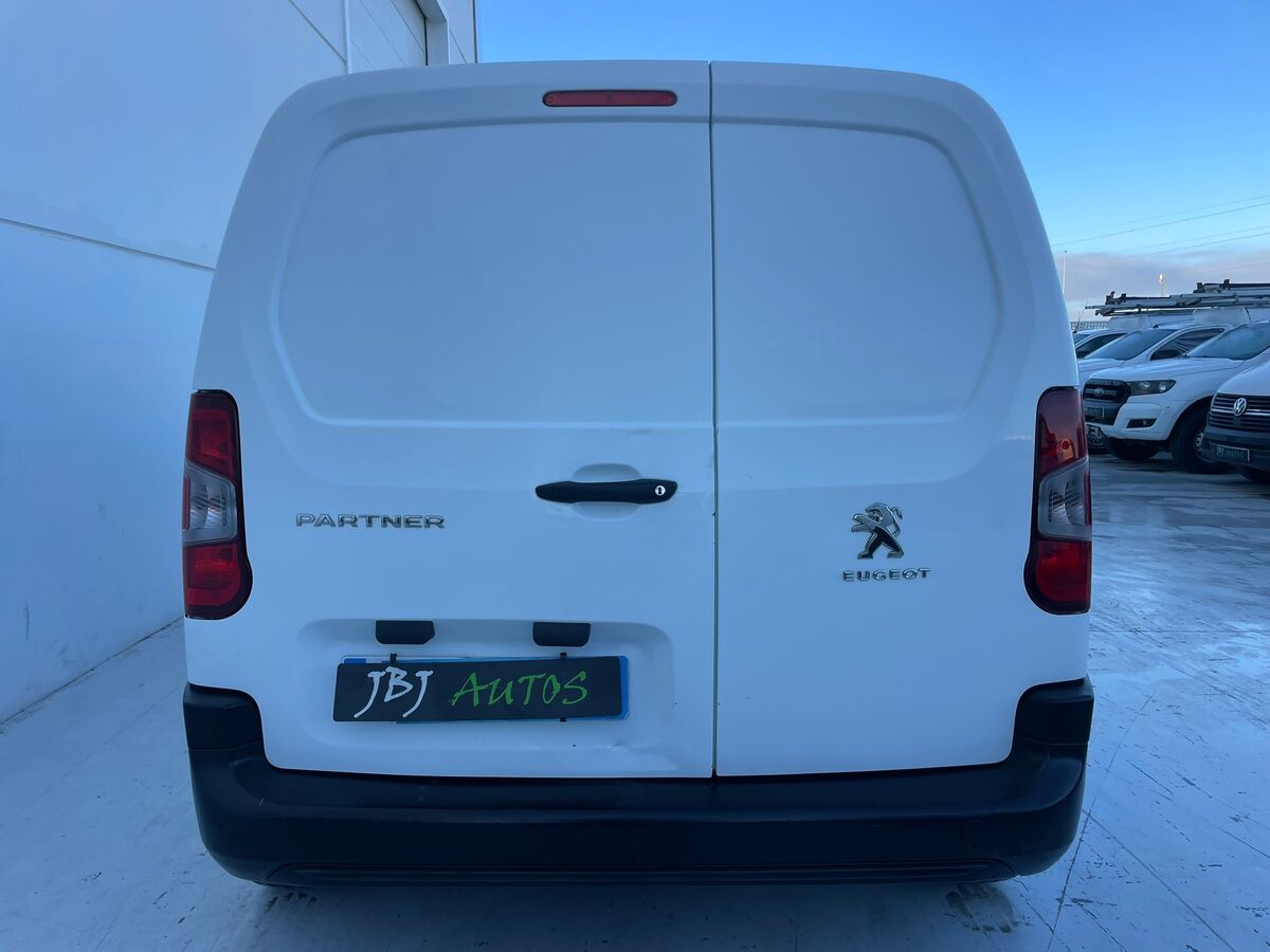 Miniatura Peugeot Partner 2021 BlueHDi 100 cv. -Motor averiado- 7.500€ 4
